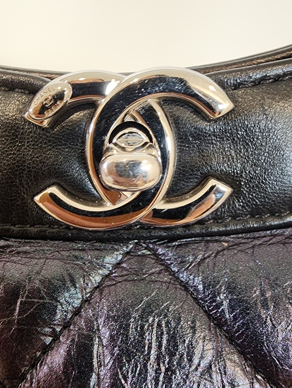 Chanel 31 Crinkled Calfskin Iridescent 2 Way - Picture 11 of 16